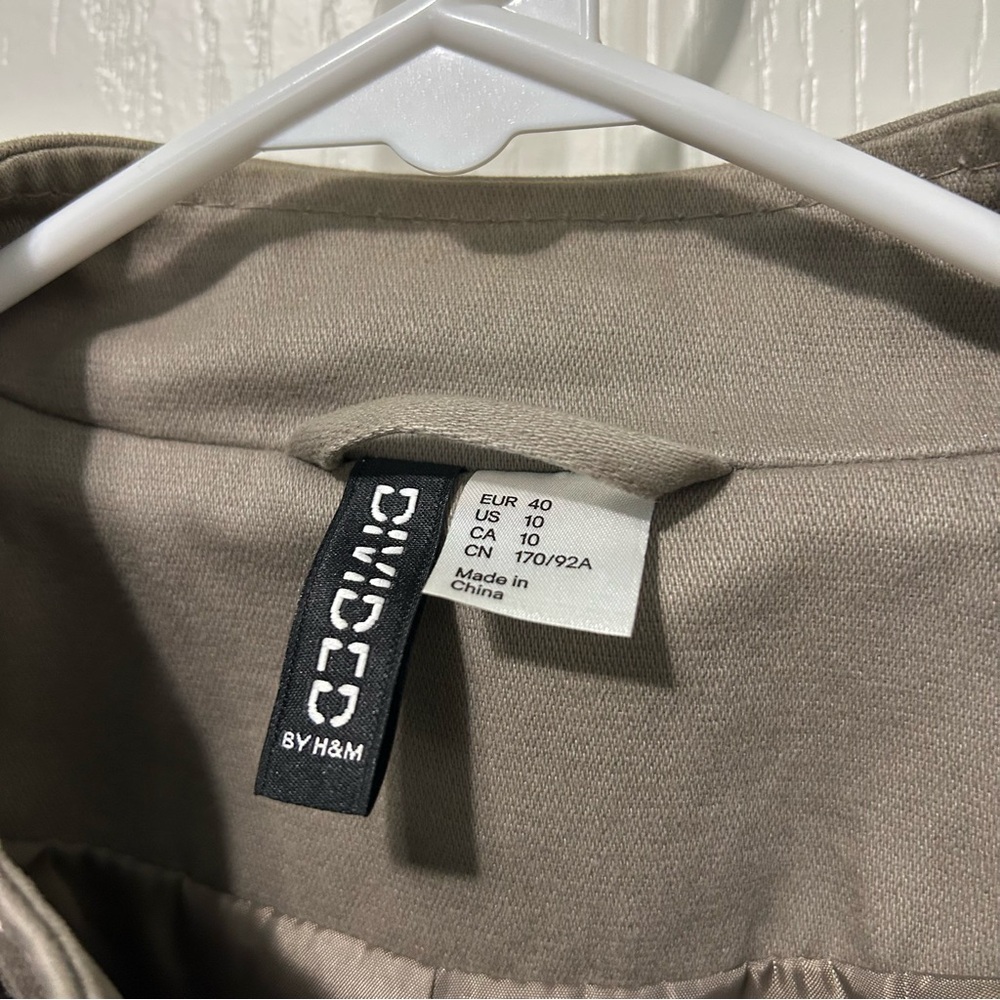 Divided H&M Taupe Trench Coat NWOT - Picture 3 of 7